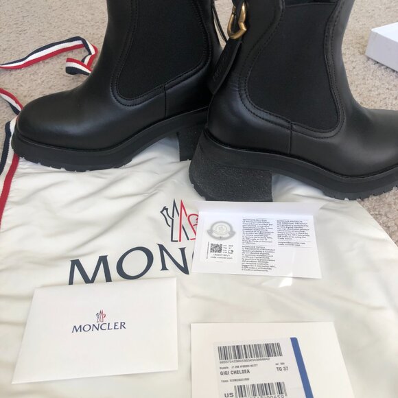 Moncler Gigi Lug Sole Chelsea Womens Boot - Picture 10 of 16